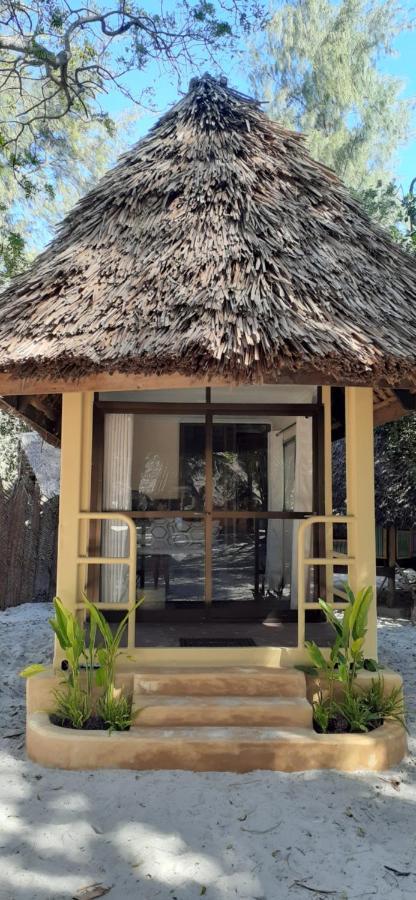 Hostel Mikadi Beach Camp&Backpackers Daressalam Exterior foto