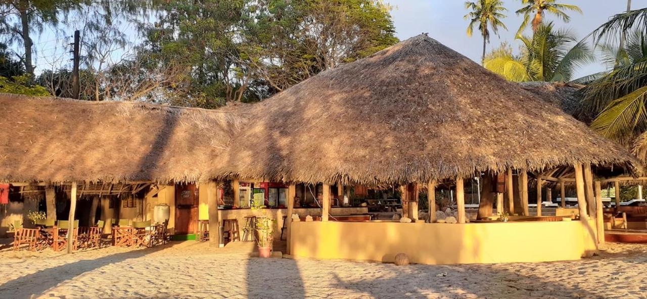 Hostel Mikadi Beach Camp&Backpackers Daressalam Exterior foto