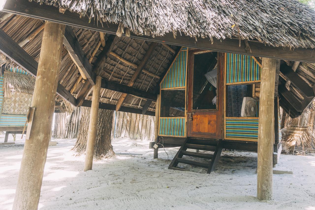 Hostel Mikadi Beach Camp&Backpackers Daressalam Exterior foto