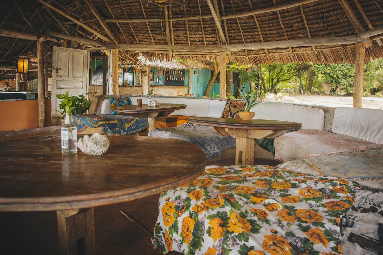 Hostel Mikadi Beach Camp&Backpackers Daressalam Exterior foto