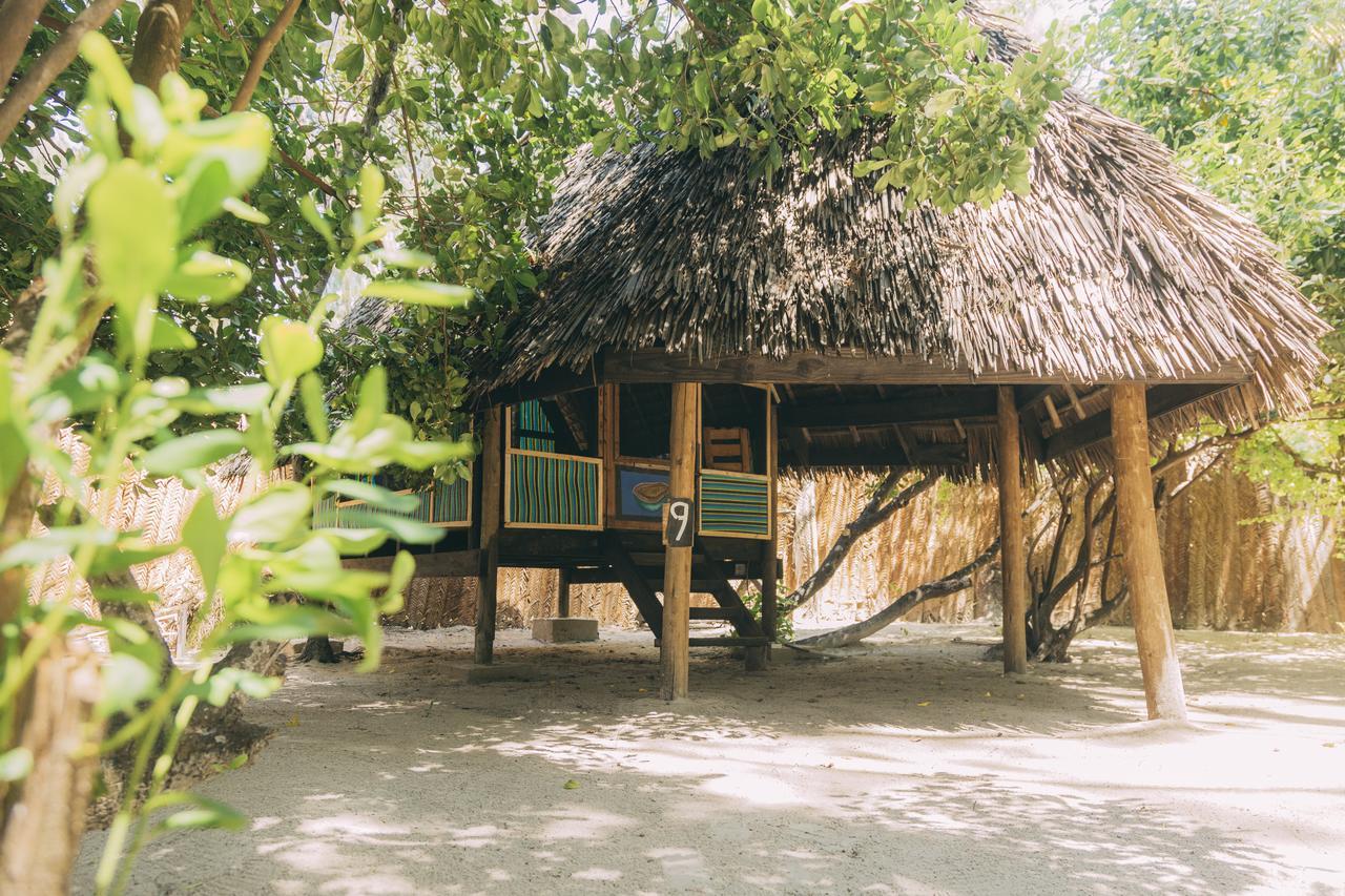 Hostel Mikadi Beach Camp&Backpackers Daressalam Exterior foto