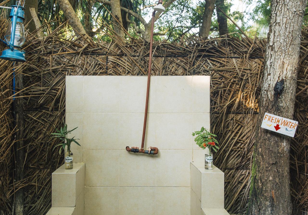 Hostel Mikadi Beach Camp&Backpackers Daressalam Exterior foto