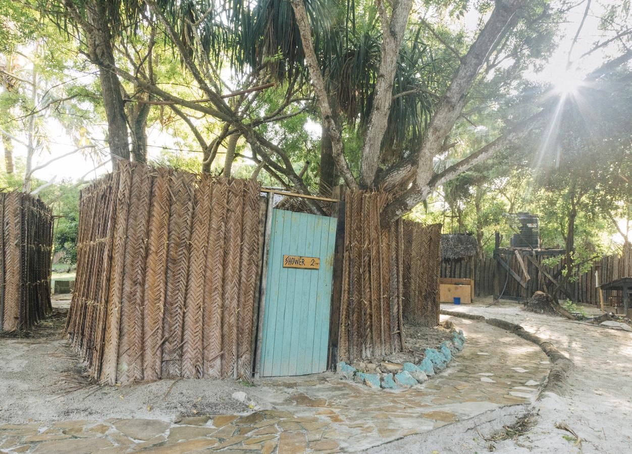 Hostel Mikadi Beach Camp&Backpackers Daressalam Exterior foto